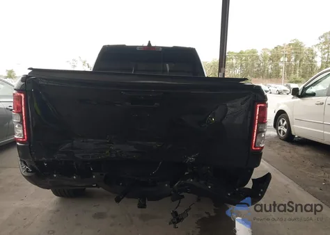 2021 Ram 1500 Big Horn Quad Cab 4X2 6'4 Box z USA, uszkodzony, nr VIN 1C6RREBG9MN710762